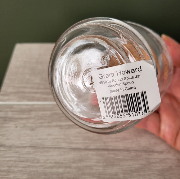 Grant Howard 51016 Round Spice Jar with Wooden Spoon 6 oz. - Picture 3 of 5